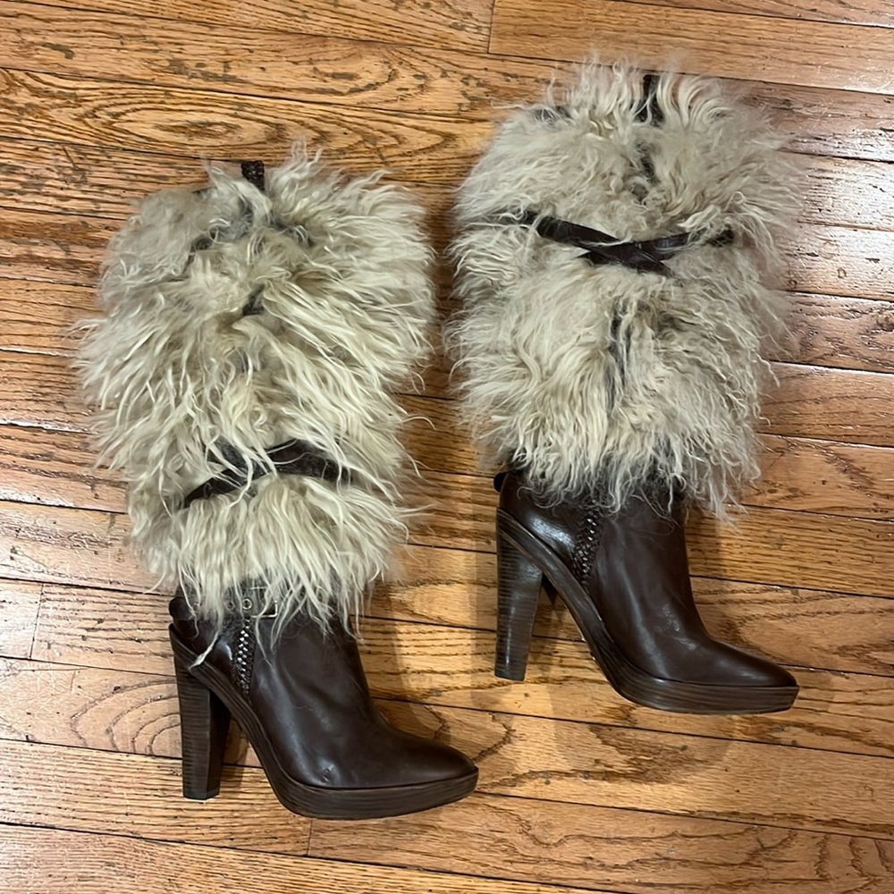 Nike Air G series womens boots with fur size 6
